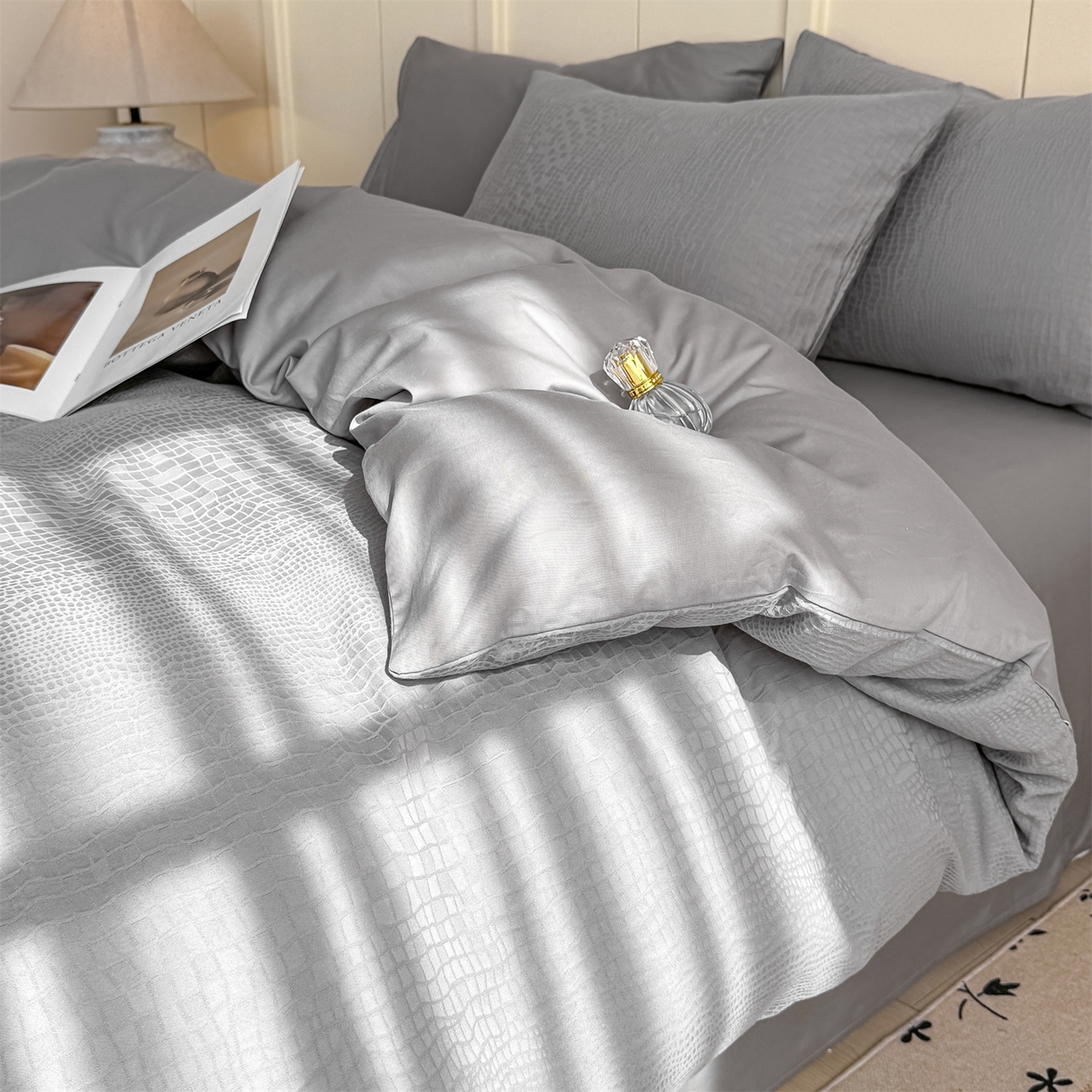 91家纺网 家纺一手货源 找家纺 灰鲸 2026新款全棉纯棉厚织贡缎大提花四件套 黎辉-雾灰