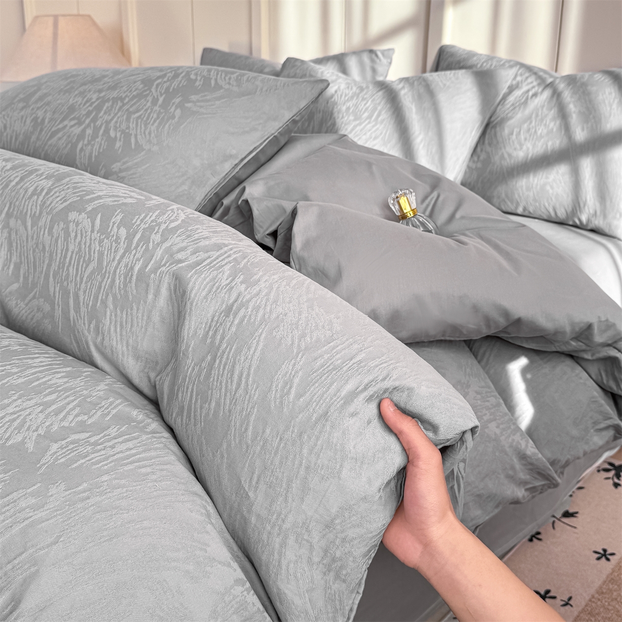 91家纺网 家纺一手货源 找家纺 灰鲸 2026新款全棉纯棉厚织贡缎大提花四件套 弥爱-雾灰