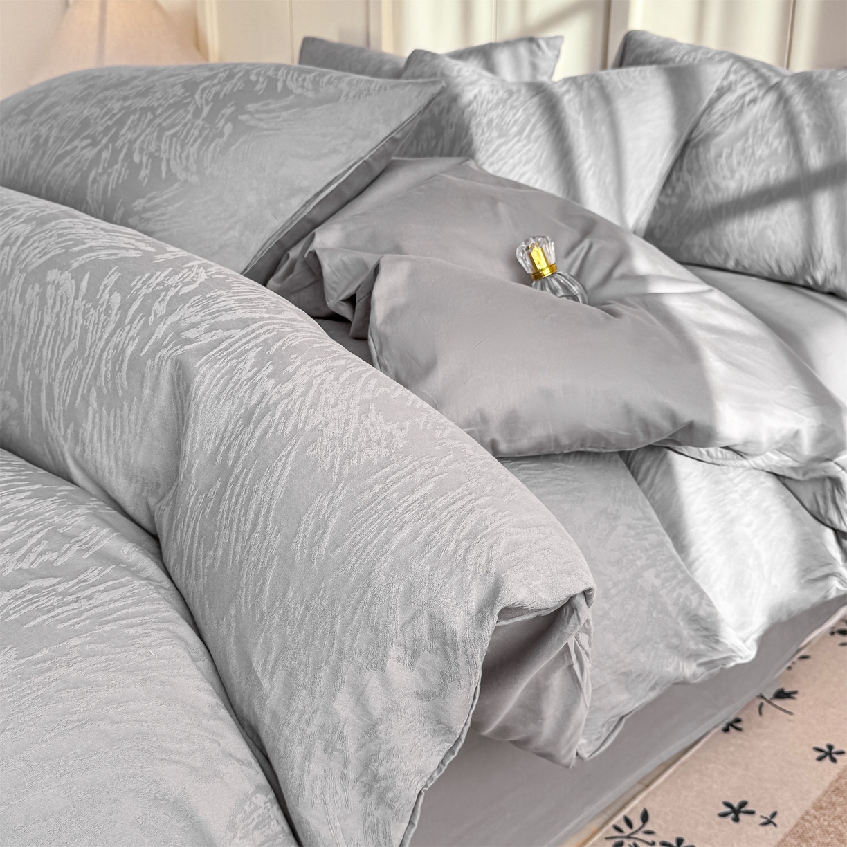 91家纺网 家纺一手货源 找家纺 灰鲸 2026新款全棉纯棉厚织贡缎大提花四件套 弥爱-雾灰