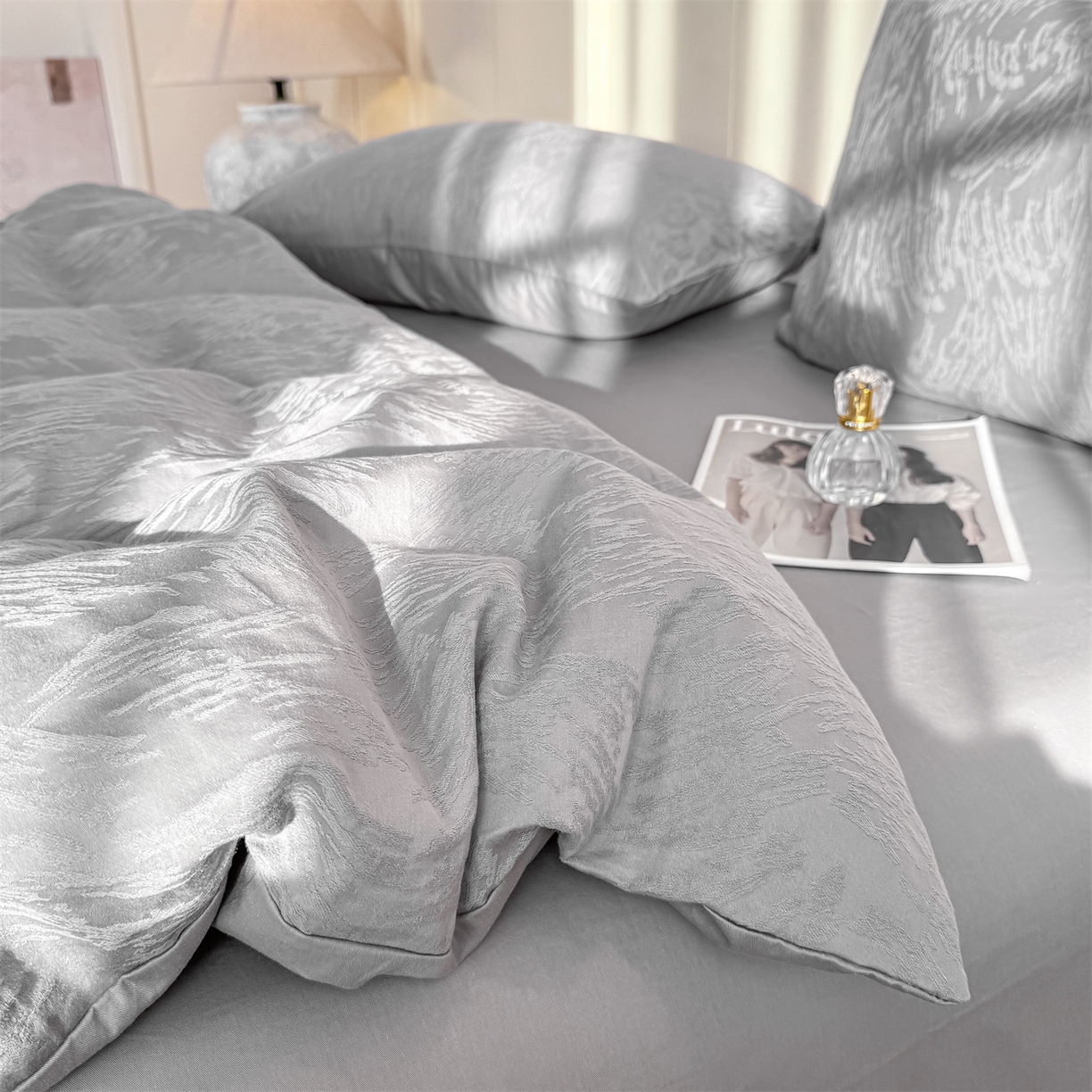 91家纺网 家纺一手货源 找家纺 灰鲸 2026新款全棉纯棉厚织贡缎大提花四件套 弥爱-雾灰