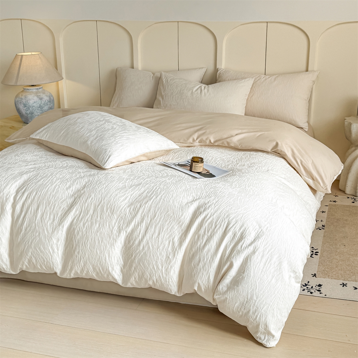 91家纺网 家纺一手货源 找家纺 灰鲸 2026新款全棉纯棉厚织贡缎大提花四件套 弥爱-杏仁奶霜