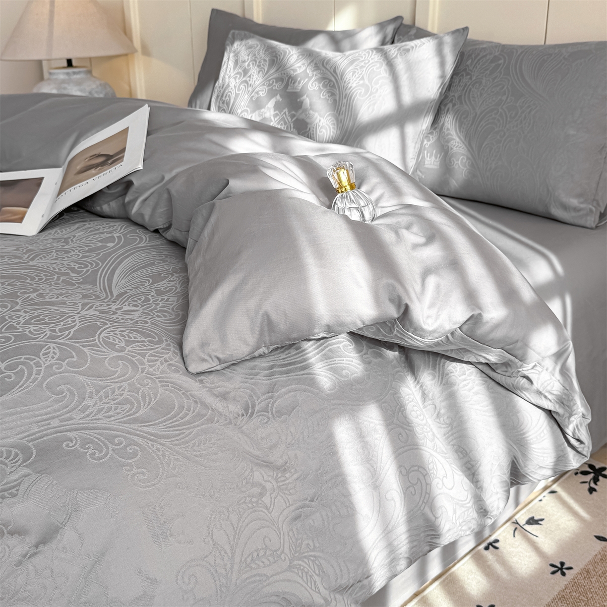 91家纺网 家纺一手货源 找家纺 灰鲸 2026新款全棉纯棉厚织贡缎大提花四件套 珀伽索斯-雾灰