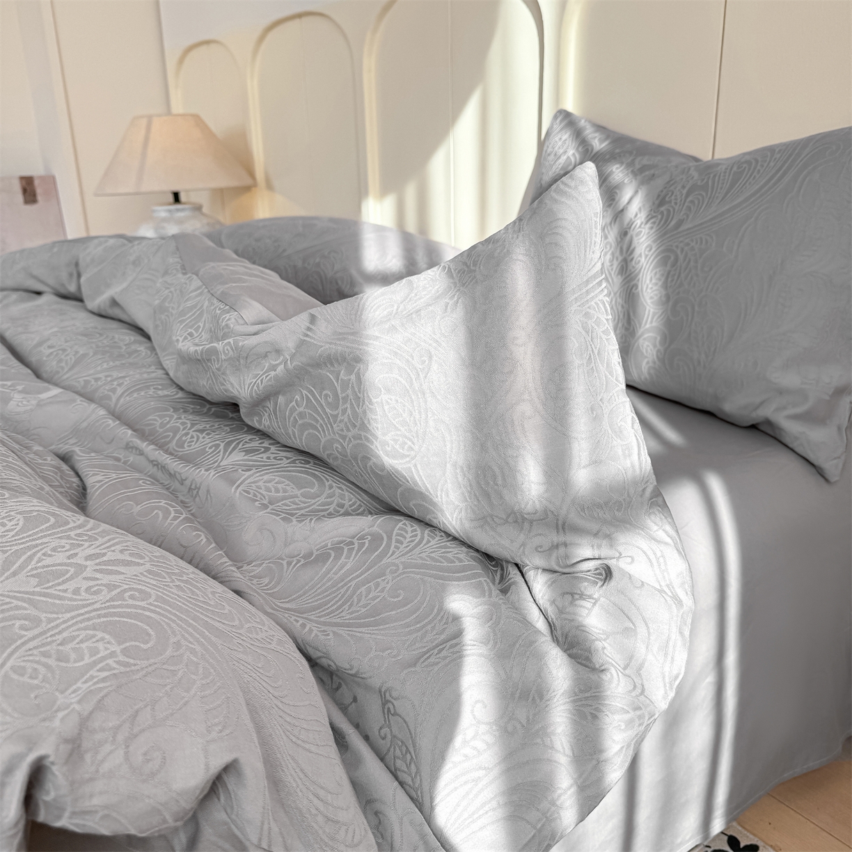 91家纺网 家纺一手货源 找家纺 灰鲸 2026新款全棉纯棉厚织贡缎大提花四件套 珀伽索斯-雾灰