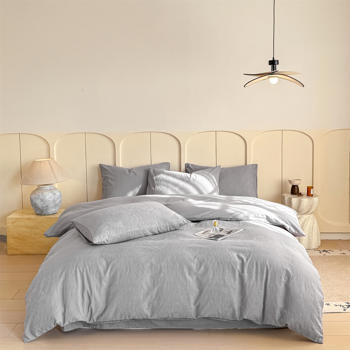 91家纺网 家纺一手货源 找家纺 灰鲸 2026新款全棉纯棉厚织贡缎大提花四件套 珀伽索斯-雾灰