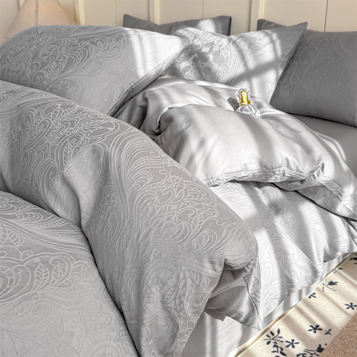 91家纺网 家纺一手货源 找家纺 灰鲸 2026新款全棉纯棉厚织贡缎大提花四件套 珀伽索斯-雾灰