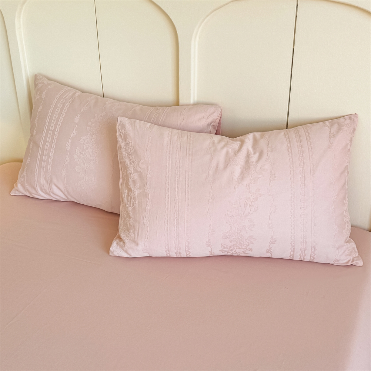 91家纺网 家纺一手货源 找家纺 灰鲸 2026新款全棉纯棉厚织贡缎大提花四件套 浅春-蜜春粉