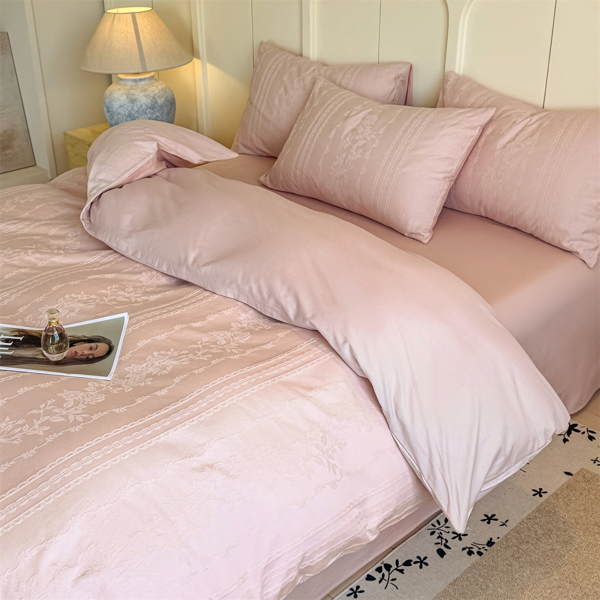 91家纺网 家纺一手货源 找家纺 灰鲸 2026新款全棉纯棉厚织贡缎大提花四件套 浅春-蜜春粉