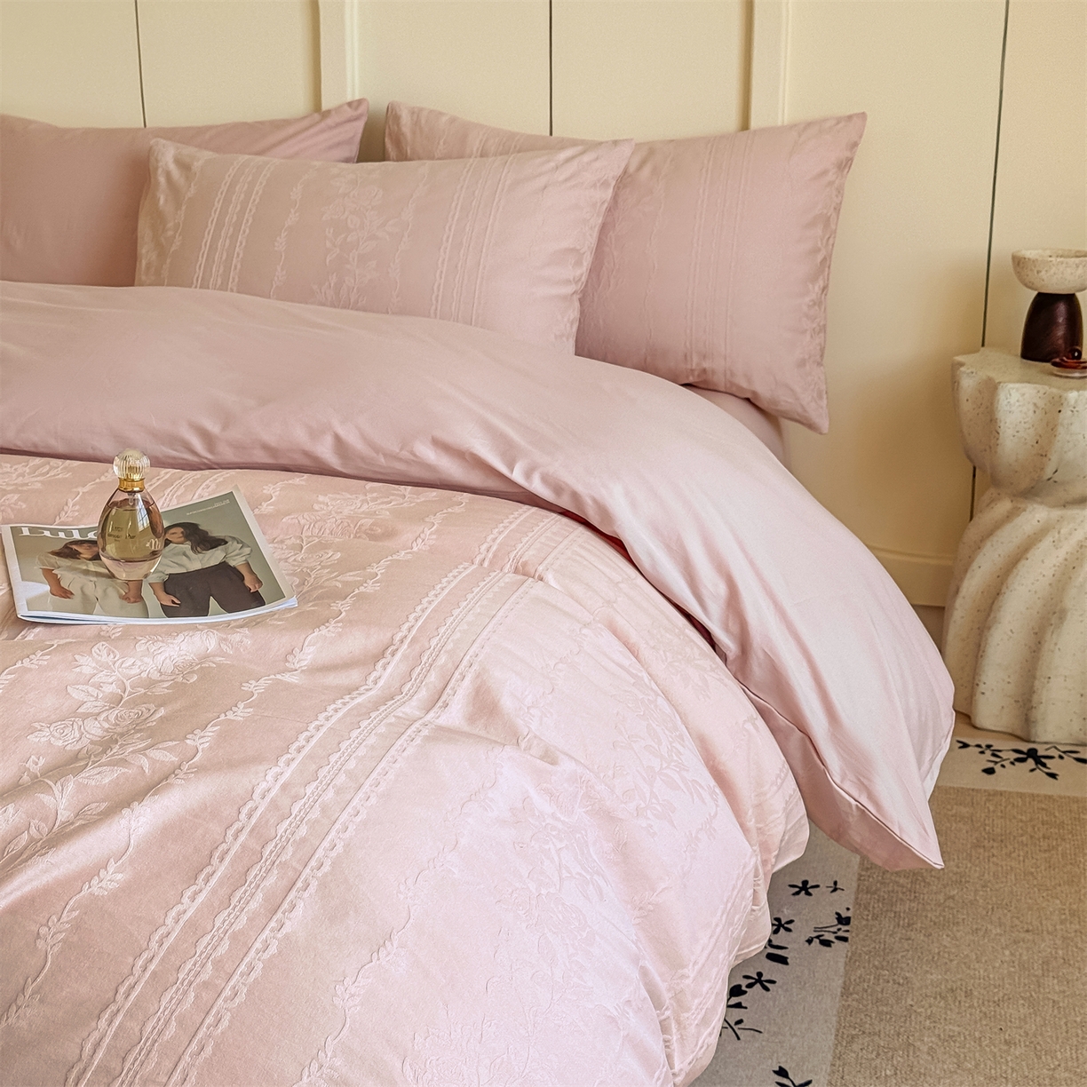 91家纺网 家纺一手货源 找家纺 灰鲸 2026新款全棉纯棉厚织贡缎大提花四件套 浅春-蜜春粉