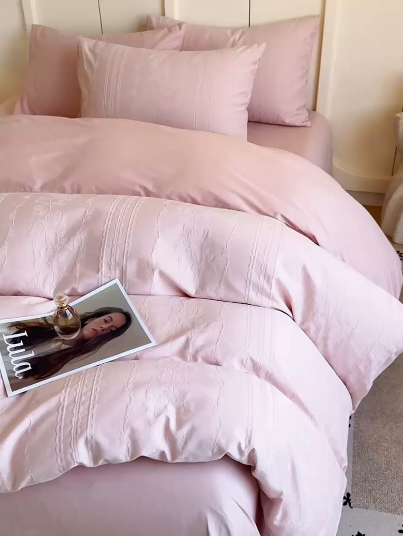 91家纺网 家纺一手货源 找家纺 灰鲸 2026新款全棉纯棉厚织贡缎大提花四件套 浅春-蜜春粉