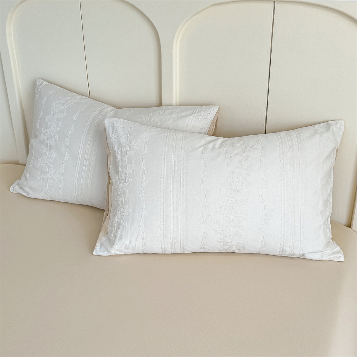 91家纺网 家纺一手货源 找家纺 灰鲸 2026新款全棉纯棉厚织贡缎大提花四件套 浅春-杏仁奶霜