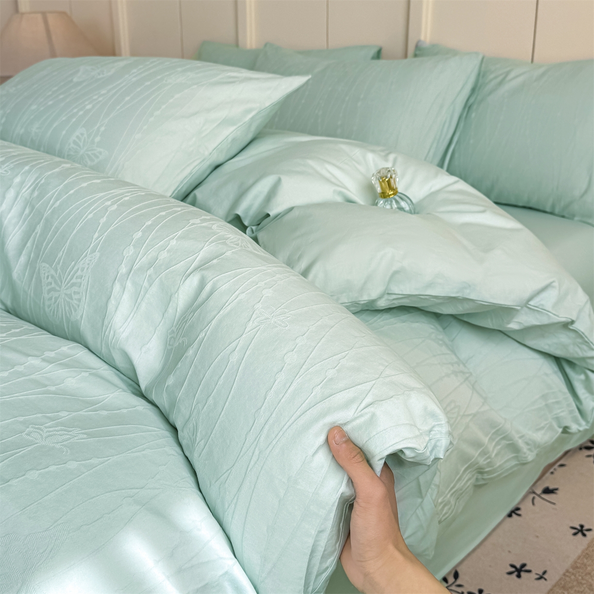 91家纺网 家纺一手货源 找家纺 灰鲸 2026新款全棉纯棉厚织贡缎大提花四件套 如梦-蒂夫蓝