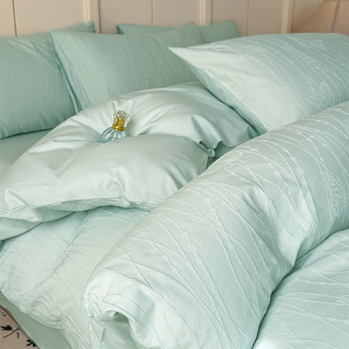 91家纺网 家纺一手货源 找家纺 灰鲸 2026新款全棉纯棉厚织贡缎大提花四件套 如梦-蒂夫蓝