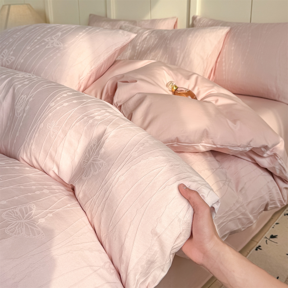 91家纺网 家纺一手货源 找家纺 灰鲸 2026新款全棉纯棉厚织贡缎大提花四件套 如梦-蜜春粉