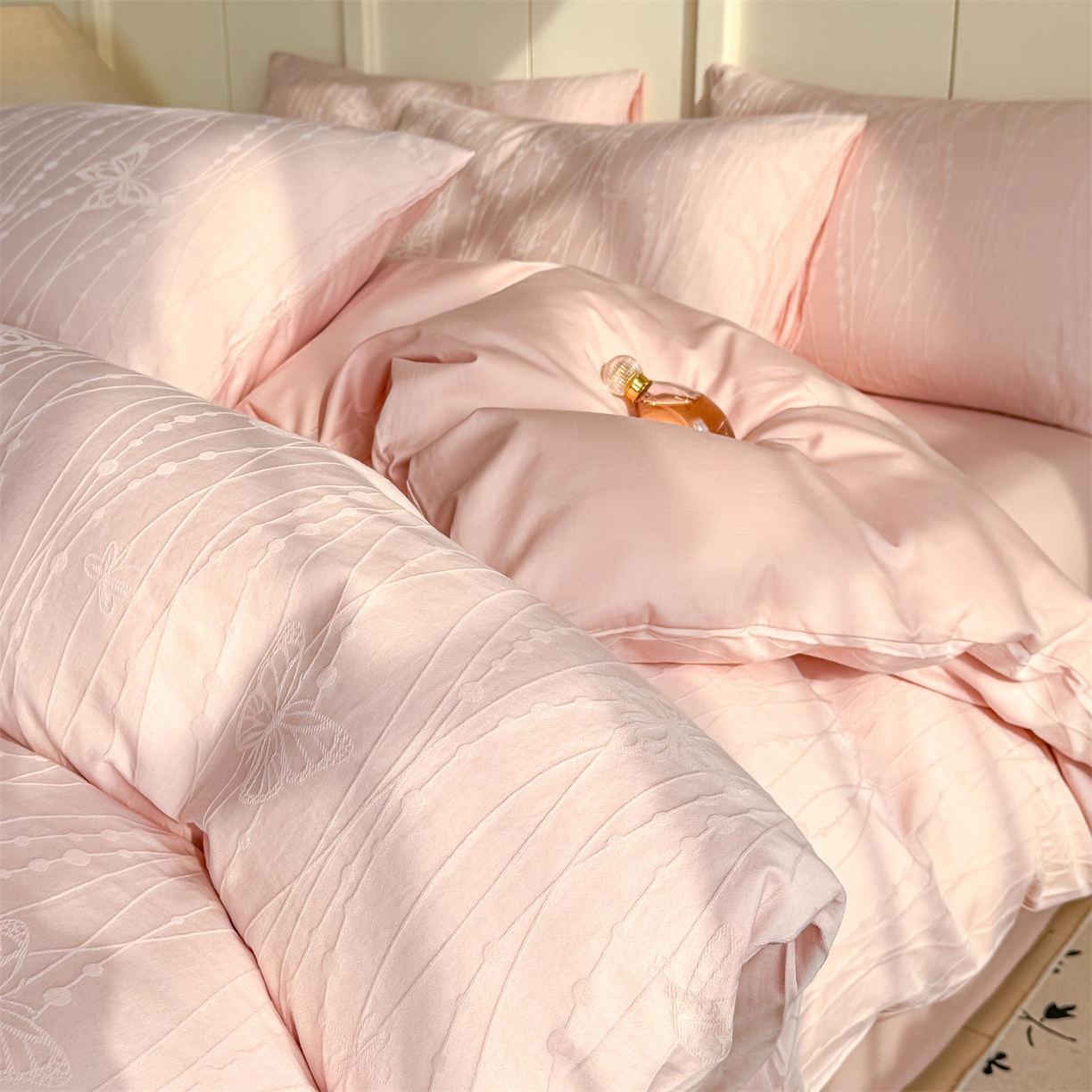 91家纺网 家纺一手货源 找家纺 灰鲸 2026新款全棉纯棉厚织贡缎大提花四件套 如梦-蜜春粉