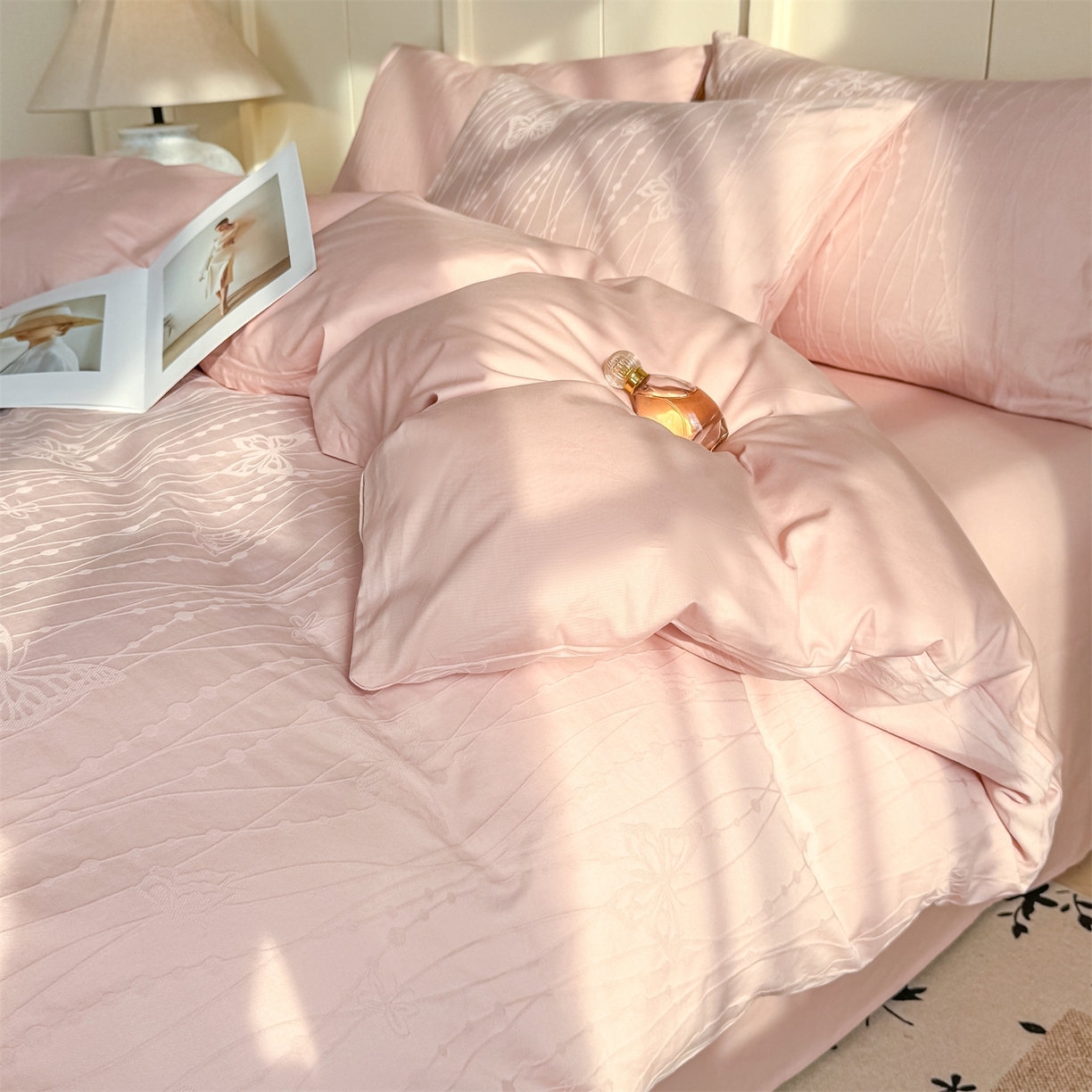 91家纺网 家纺一手货源 找家纺 灰鲸 2026新款全棉纯棉厚织贡缎大提花四件套 如梦-蜜春粉