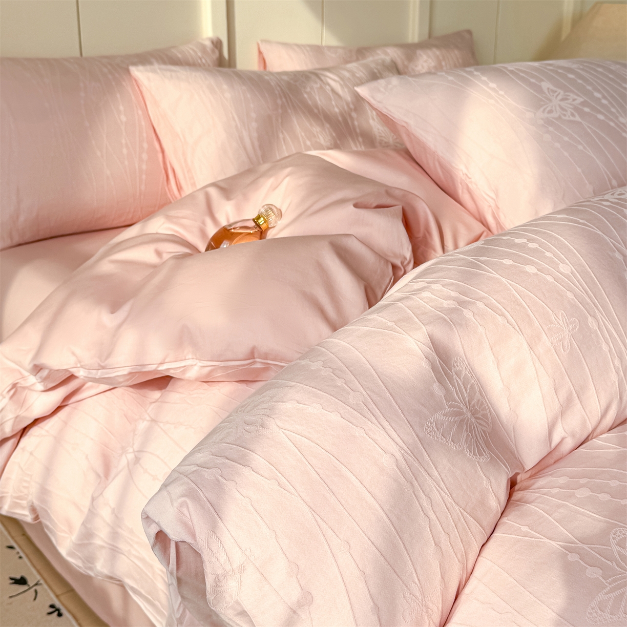 91家纺网 家纺一手货源 找家纺 灰鲸 2026新款全棉纯棉厚织贡缎大提花四件套 如梦-蜜春粉