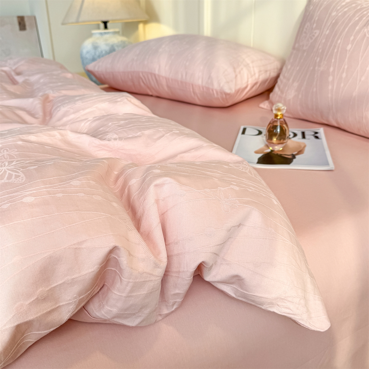 91家纺网 家纺一手货源 找家纺 灰鲸 2026新款全棉纯棉厚织贡缎大提花四件套 如梦-蜜春粉