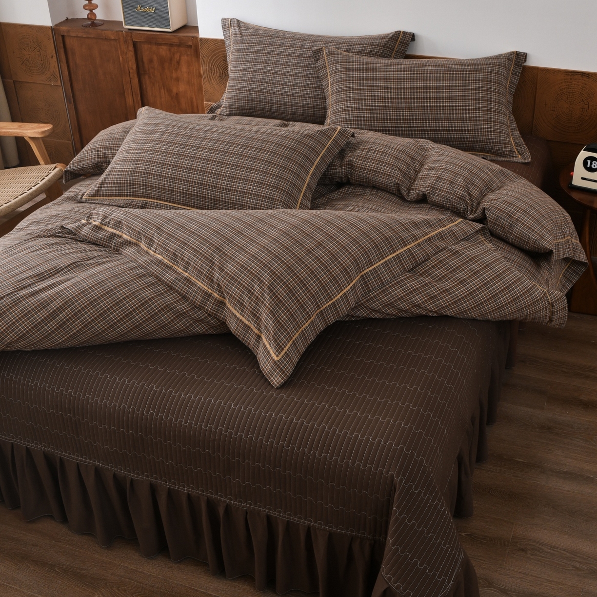 91家纺网 家纺一手货源 找家纺 金艾草 2026春夏新款全棉纯棉色织水洗棉床盖四件套 沉香-咖色