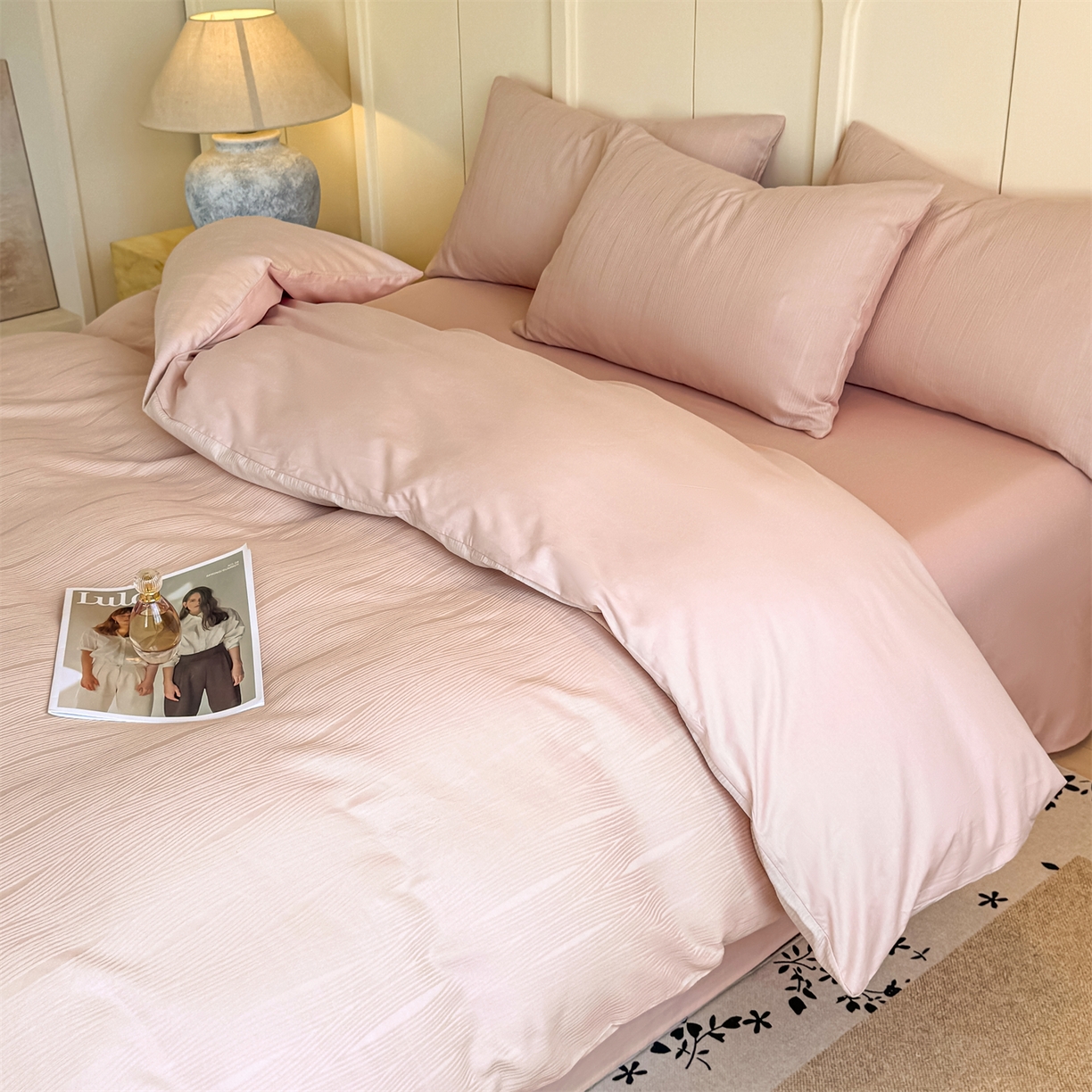 91家纺网 家纺一手货源 找家纺 灰鲸 2026新款全棉纯棉厚织贡缎大提花四件套 素柏-蜜春粉