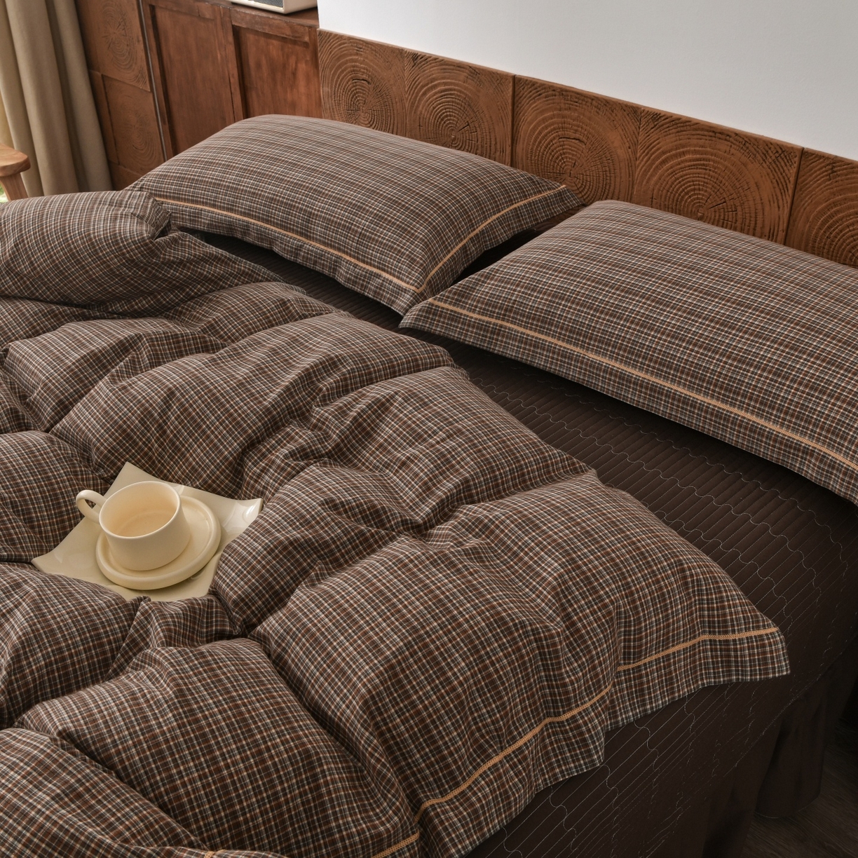 91家纺网 家纺一手货源 找家纺 金艾草 2026春夏新款全棉纯棉色织水洗棉床盖四件套 沉香-咖色