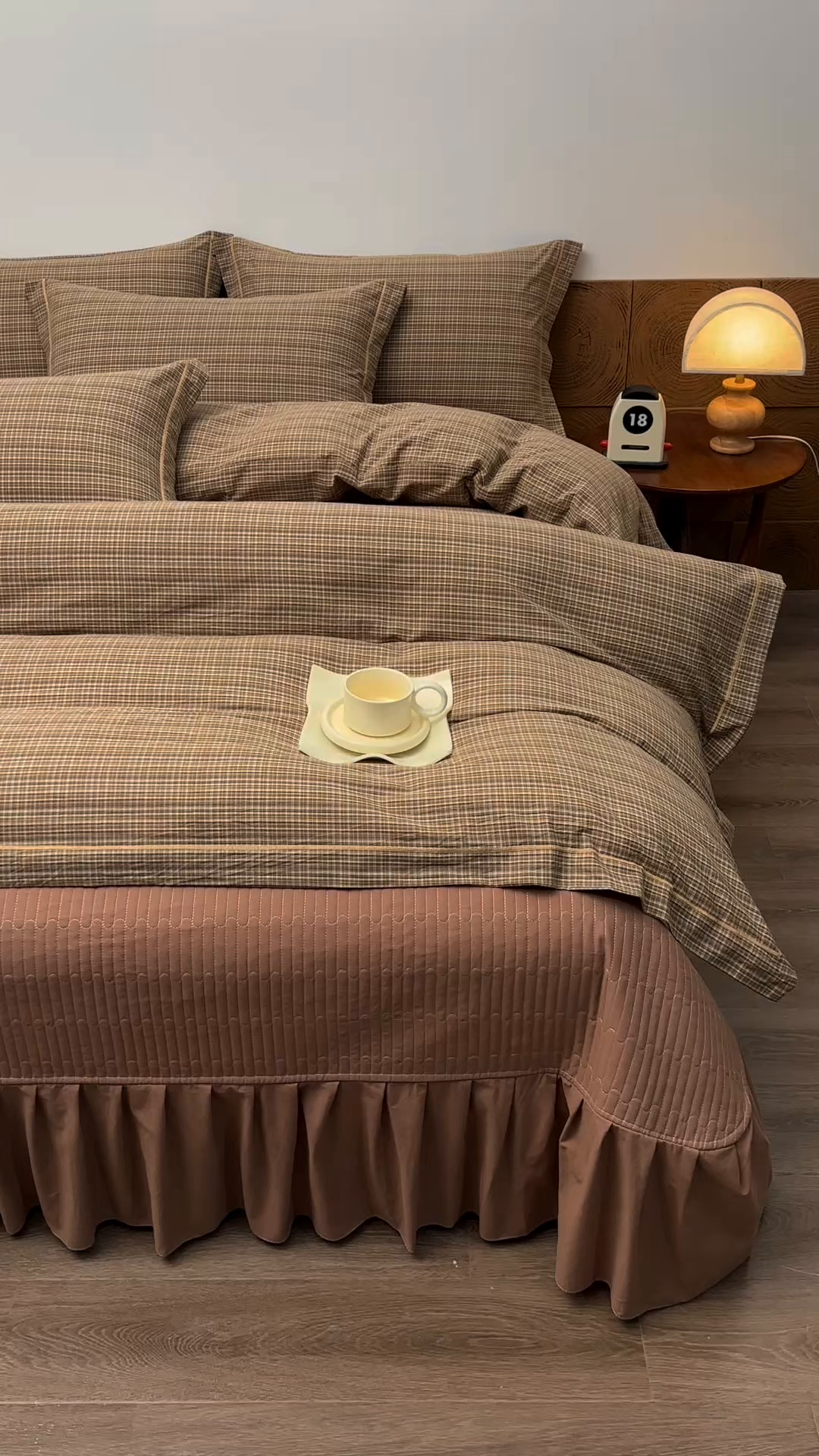 91家纺网 家纺一手货源 找家纺 金艾草 2026春夏新款全棉纯棉色织水洗棉床盖四件套 沉香-咖色