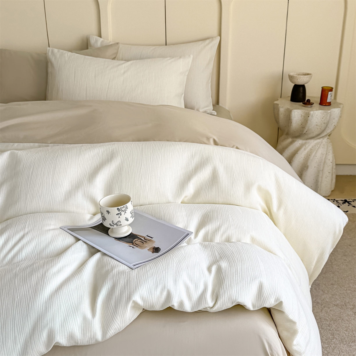 91家纺网 家纺一手货源 找家纺 灰鲸 2026新款全棉纯棉厚织贡缎大提花四件套 素柏-杏仁奶霜