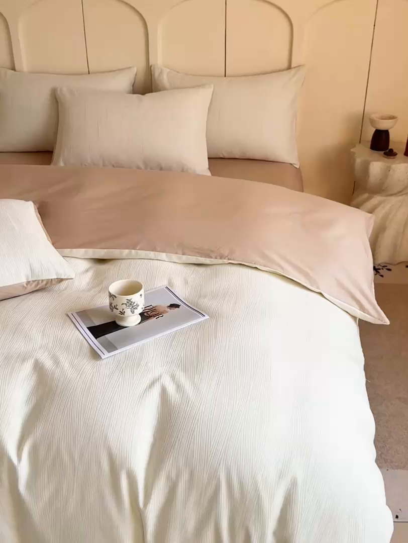 91家纺网 家纺一手货源 找家纺 灰鲸 2026新款全棉纯棉厚织贡缎大提花四件套 素柏-杏仁奶霜