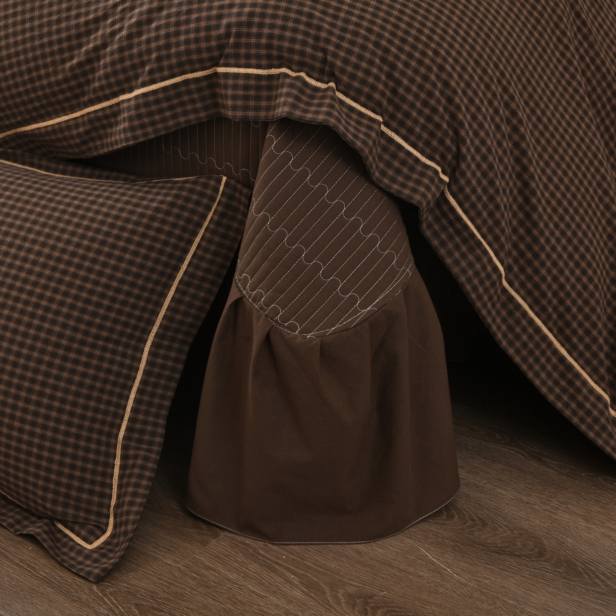 91家纺网 家纺一手货源 找家纺 金艾草 2026春夏新款全棉纯棉色织水洗棉床盖四件套 关山月-咖