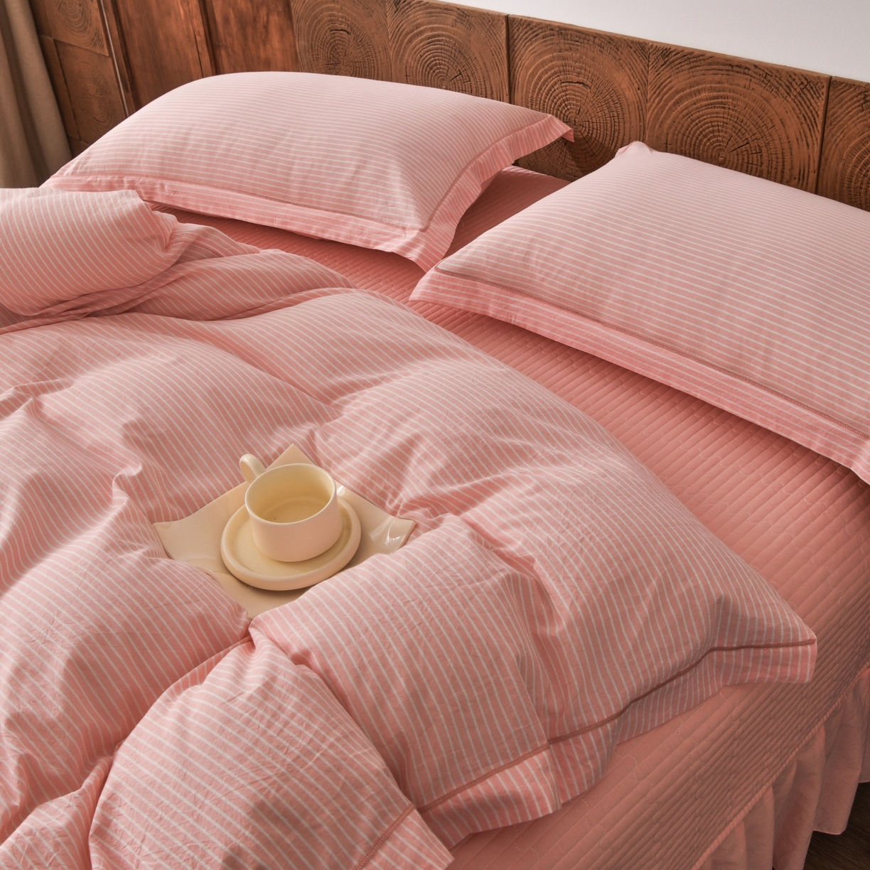 91家纺网 家纺一手货源 找家纺 金艾草 2026春夏新款全棉纯棉色织水洗棉床盖四件套 条纹-粉色
