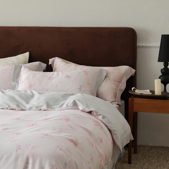 91家纺网 家纺一手货源 找家纺 ROZ home 蕊姿家居 2026春夏新款60s天丝棉数码印花四件套 浮香 粉