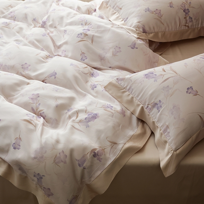 91家纺网 家纺一手货源 找家纺 ROZ home 蕊姿家居 2026春夏新款60s天丝棉数码印花四件套 风铃草 香槟