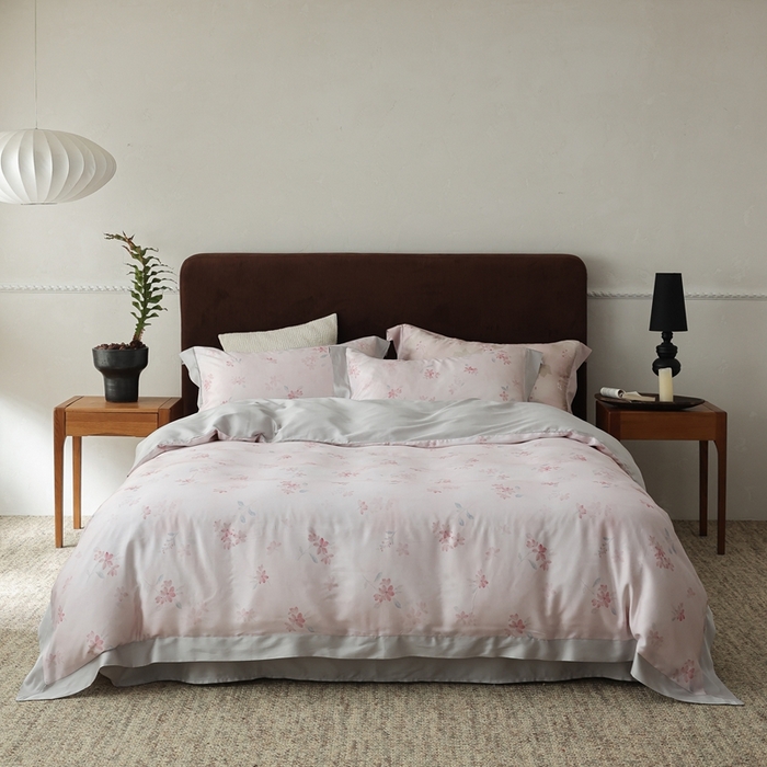 91家纺网 家纺一手货源 找家纺 ROZ home 蕊姿家居 2026春夏新款60s天丝棉数码印花四件套 浮香 粉