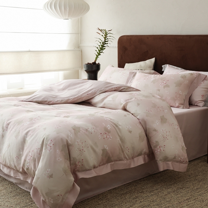 91家纺网 家纺一手货源 找家纺 ROZ home 蕊姿家居 2026春夏新款60s天丝棉数码印花四件套 秋海棠 粉