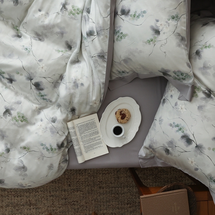 91家纺网 家纺一手货源 找家纺 ROZ home 蕊姿家居 2026春夏新款60s天丝棉数码印花四件套 葡萄 绿