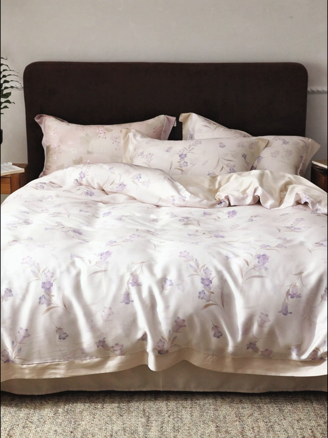 91家纺网 家纺一手货源 找家纺 ROZ home 蕊姿家居 2026春夏新款60s天丝棉数码印花四件套 风铃草 香槟