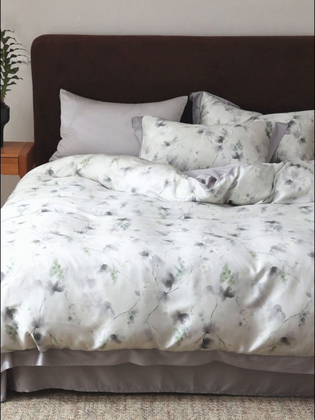 91家纺网 家纺一手货源 找家纺 ROZ home 蕊姿家居 2026春夏新款60s天丝棉数码印花四件套 葡萄 绿