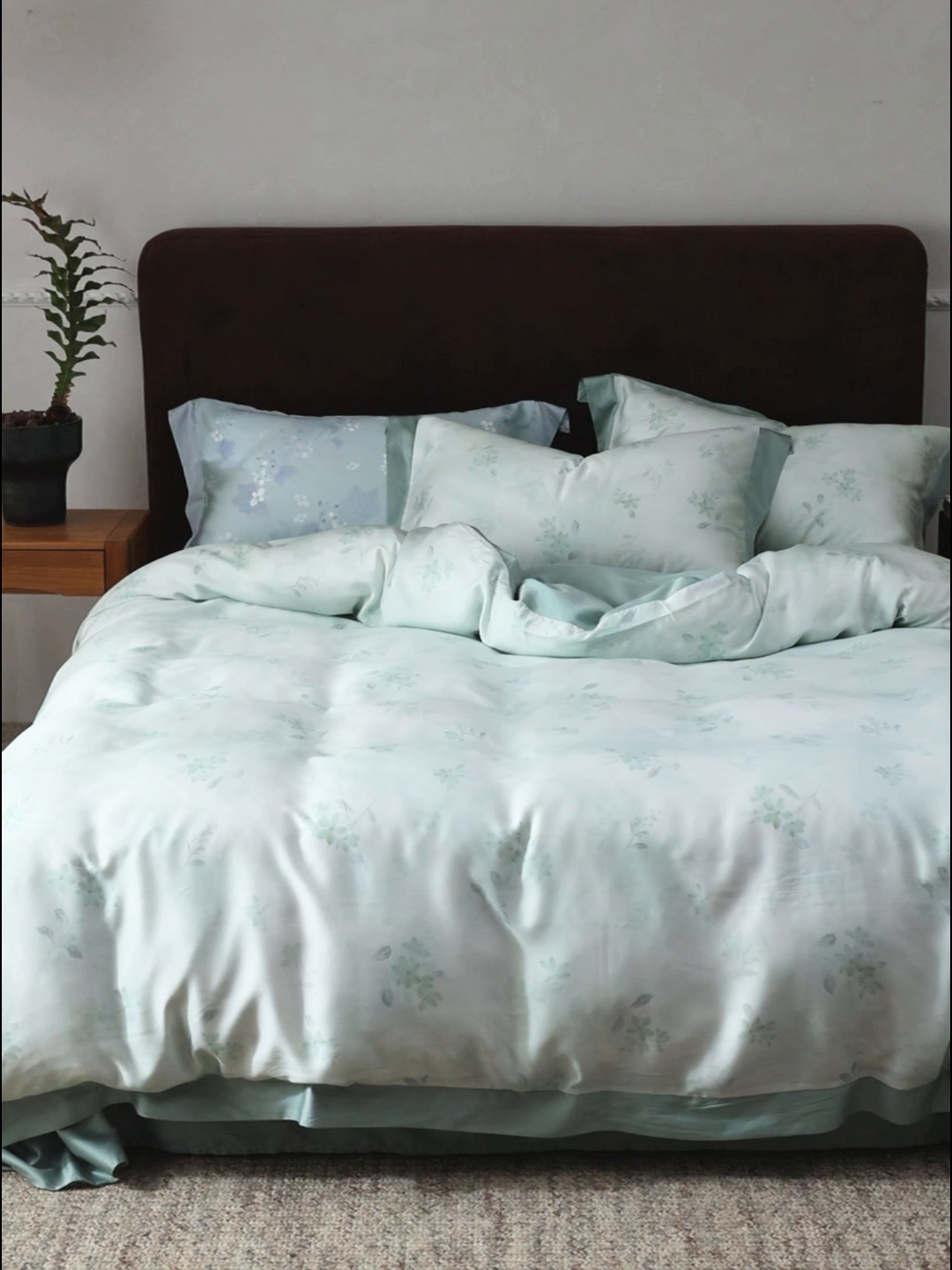 91家纺网 家纺一手货源 找家纺 ROZ home 蕊姿家居 2026春夏新款60s天丝棉数码印花四件套 浮香 绿