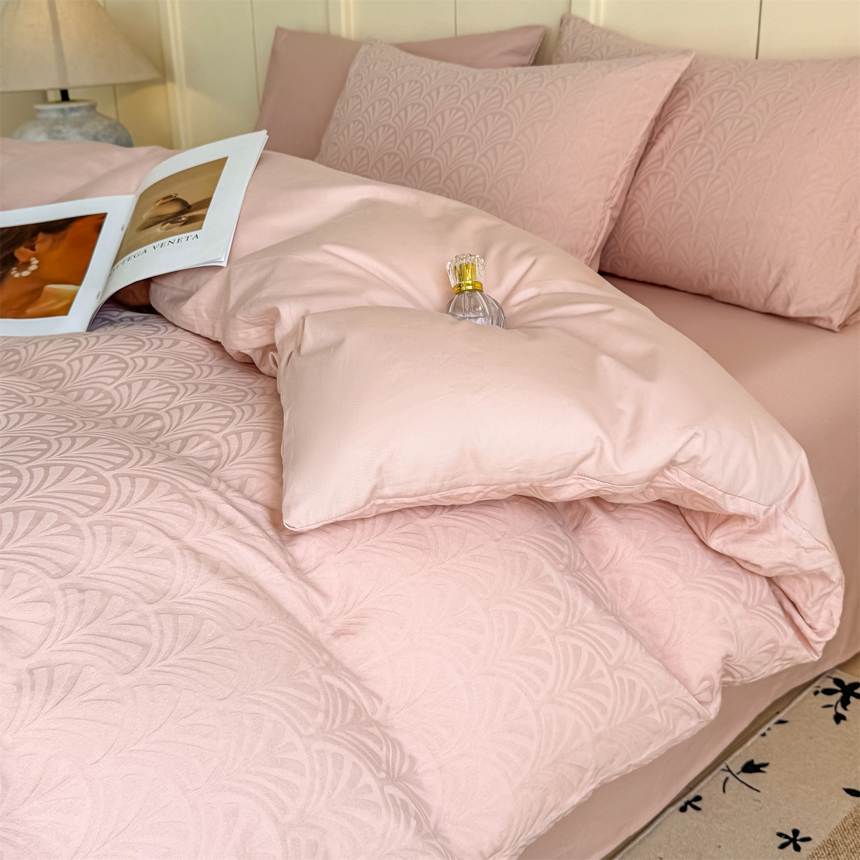 91家纺网 家纺一手货源 找家纺 灰鲸 2026新款全棉纯棉厚织贡缎大提花四件套 云锦-蜜春粉