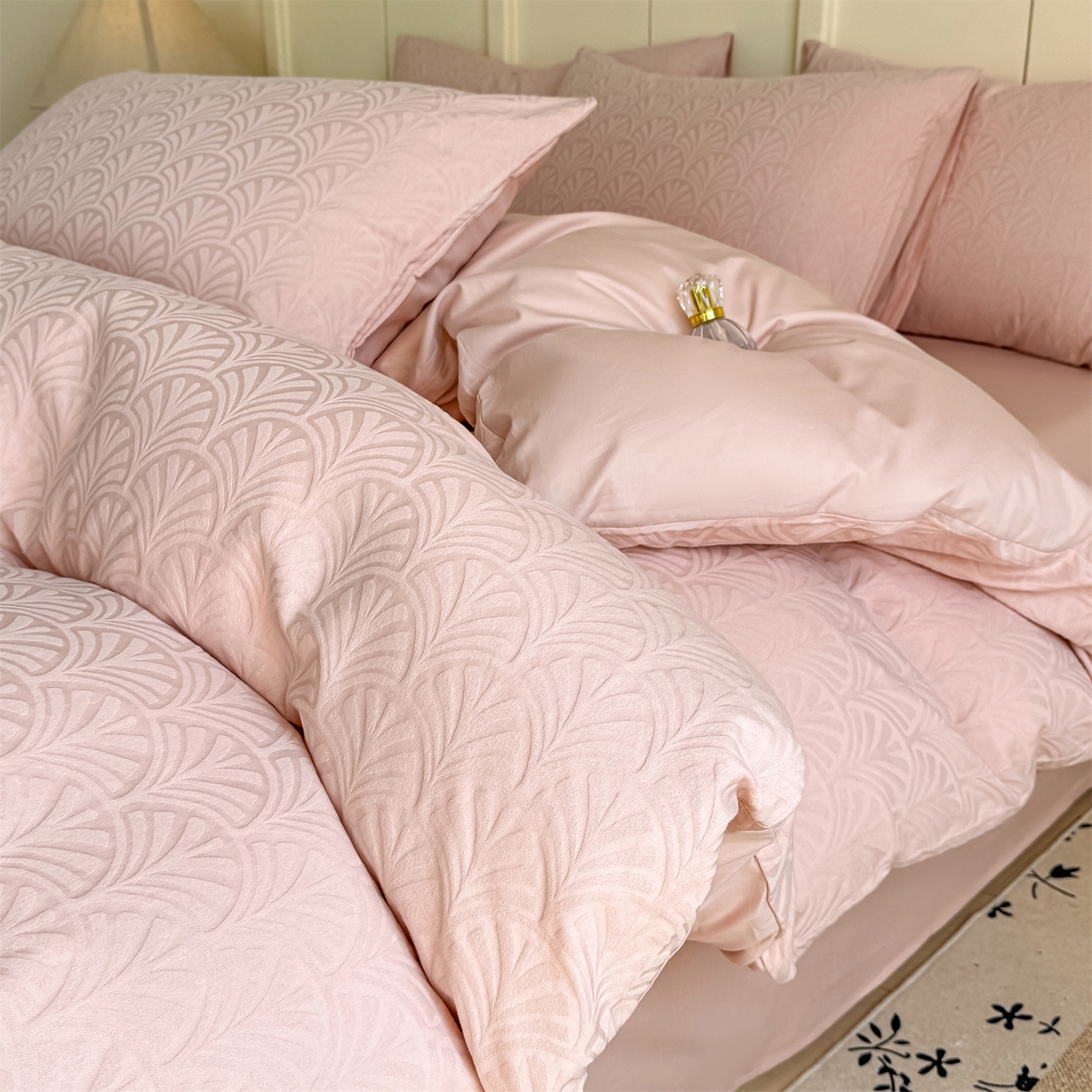 91家纺网 家纺一手货源 找家纺 灰鲸 2026新款全棉纯棉厚织贡缎大提花四件套 云锦-蜜春粉