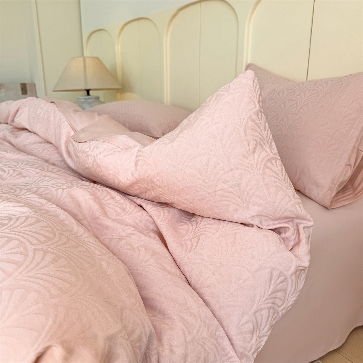 91家纺网 家纺一手货源 找家纺 灰鲸 2026新款全棉纯棉厚织贡缎大提花四件套 云锦-蜜春粉