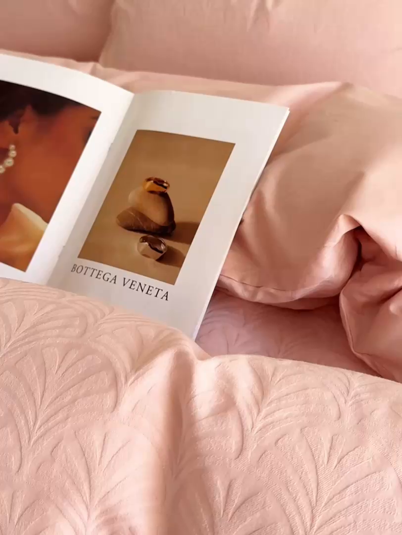 91家纺网 家纺一手货源 找家纺 灰鲸 2026新款全棉纯棉厚织贡缎大提花四件套 云锦-蜜春粉