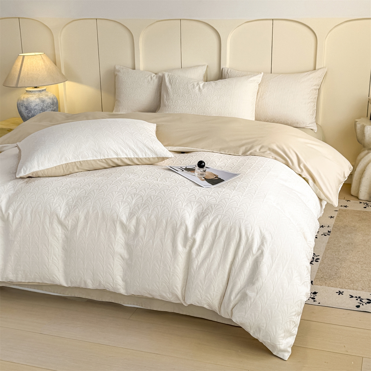 91家纺网 家纺一手货源 找家纺 灰鲸 2026新款全棉纯棉厚织贡缎大提花四件套 云锦-杏仁奶霜