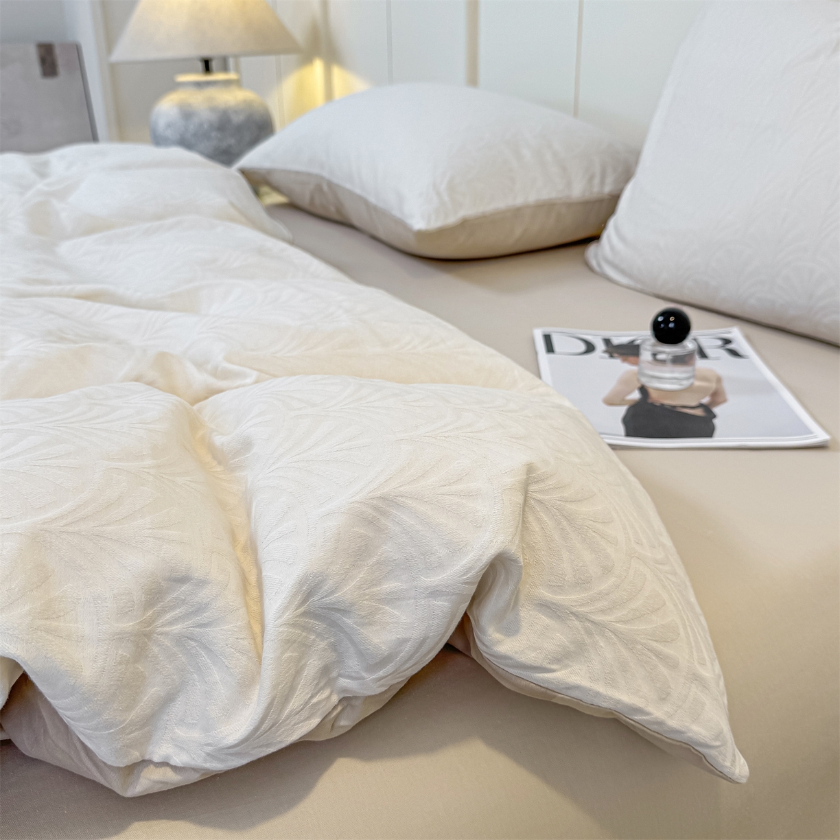 91家纺网 家纺一手货源 找家纺 灰鲸 2026新款全棉纯棉厚织贡缎大提花四件套 云锦-杏仁奶霜