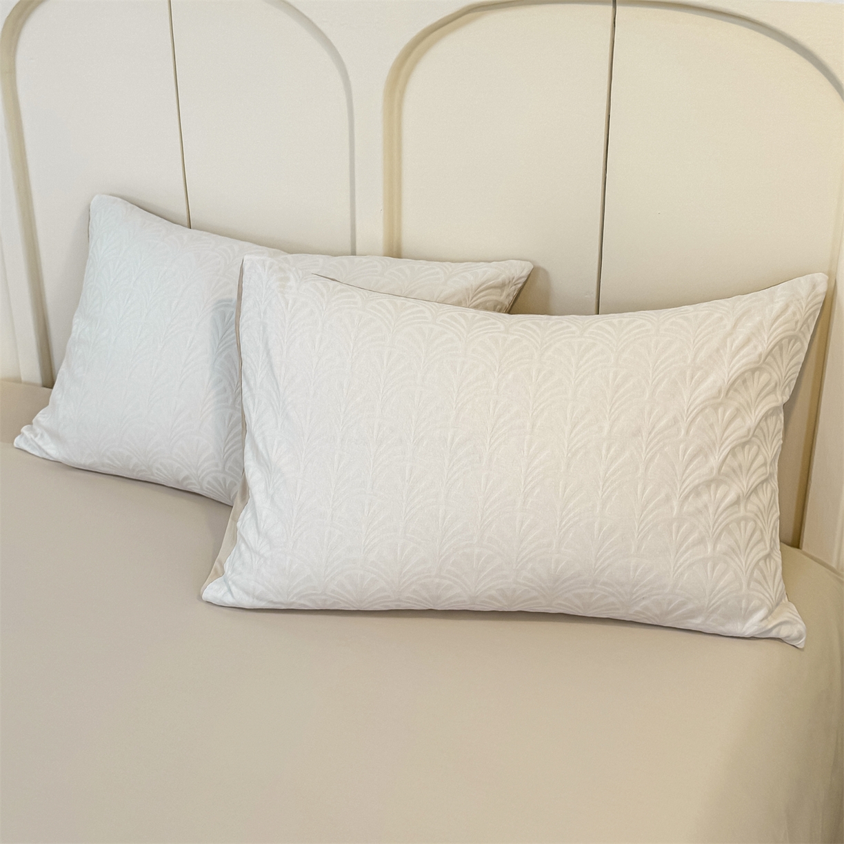 91家纺网 家纺一手货源 找家纺 灰鲸 2026新款全棉纯棉厚织贡缎大提花四件套 云锦-杏仁奶霜