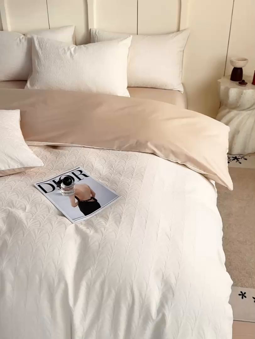 91家纺网 家纺一手货源 找家纺 灰鲸 2026新款全棉纯棉厚织贡缎大提花四件套 云锦-杏仁奶霜