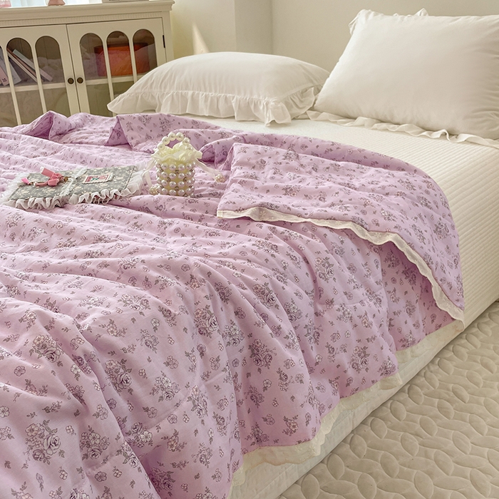 91家纺网 家纺一手货源 找家纺 yyds网供 2026新款A类法式花卉小清新全棉纯棉双层纱花边夏被夏凉被空调被 花季紫