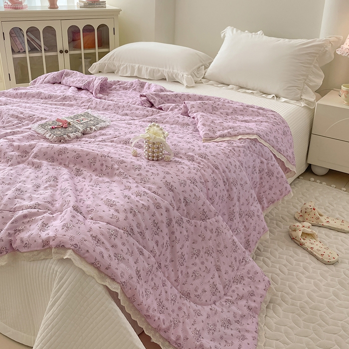 91家纺网 家纺一手货源 找家纺 yyds网供 2026新款A类法式花卉小清新全棉纯棉双层纱花边夏被夏凉被空调被 花季紫