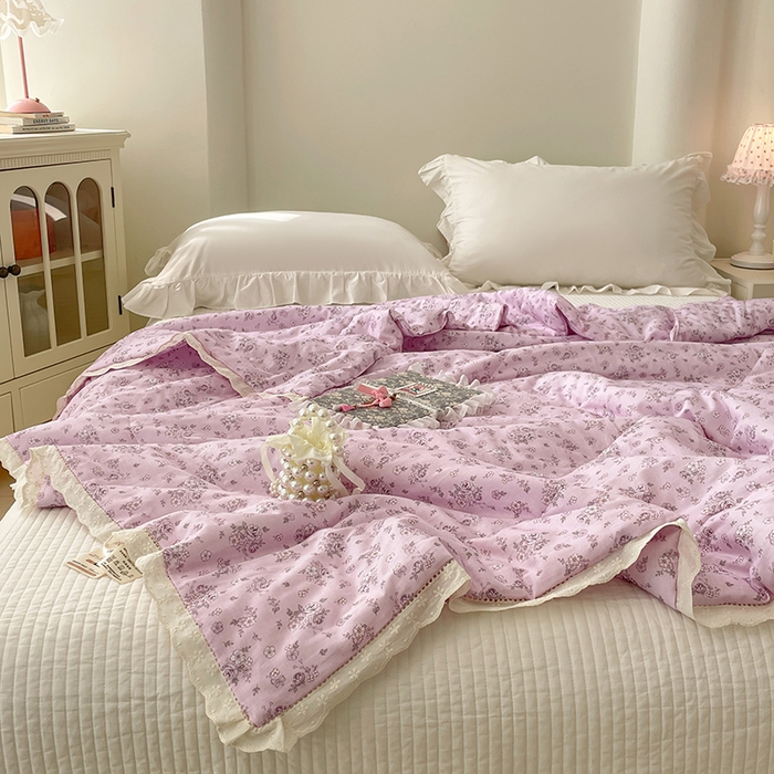 91家纺网 家纺一手货源 找家纺 yyds网供 2026新款A类法式花卉小清新全棉纯棉双层纱花边夏被夏凉被空调被 花季紫