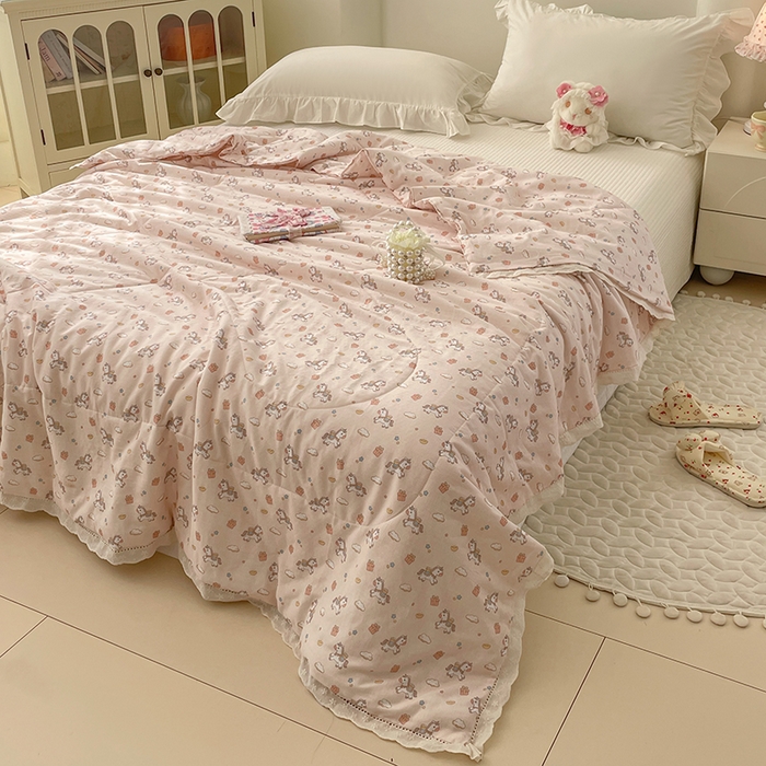 91家纺网 家纺一手货源 找家纺 yyds网供 2026新款A类法式花卉小清新全棉纯棉双层纱花边夏被夏凉被空调被 小粉马