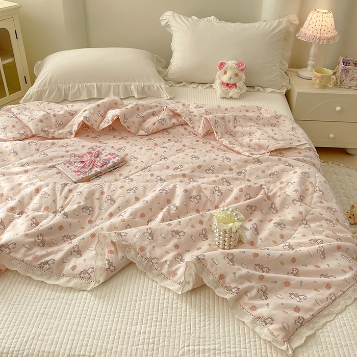 91家纺网 家纺一手货源 找家纺 yyds网供 2026新款A类法式花卉小清新全棉纯棉双层纱花边夏被夏凉被空调被 小粉马